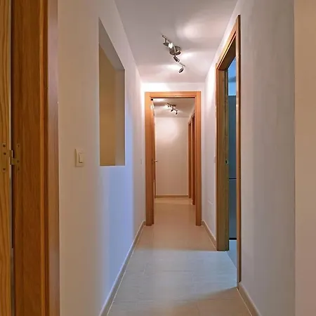 Alcantara Alora